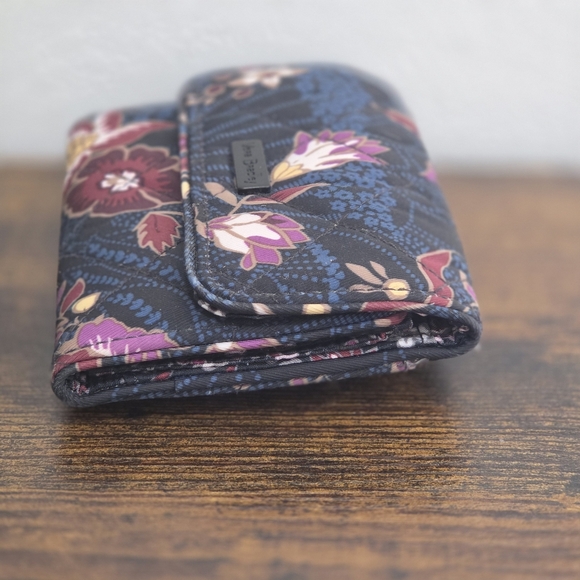 Vera Bradley Riley Garden Dream Floral RFID Compact Wallet - Picture 4 of 6
